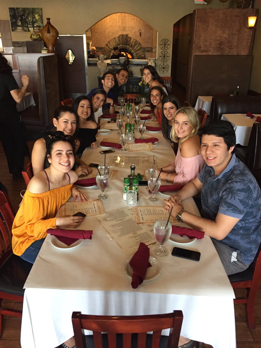 BeltrameoOHS's tweet photo. Auguro a tutti i miei studenti di AP Italian un mondo di felicità e una vita spettacolare!! #cenaitaliana #frescocucinaitaliana #ohs https://t.co/vtVhnXfmLR