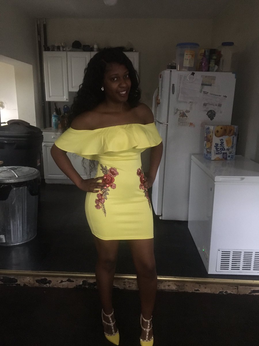Smart_Bae_'s tweet photo. Pretty girls with degrees #Temple17 #TempleAlum https://t.co/pFR07Bcibh