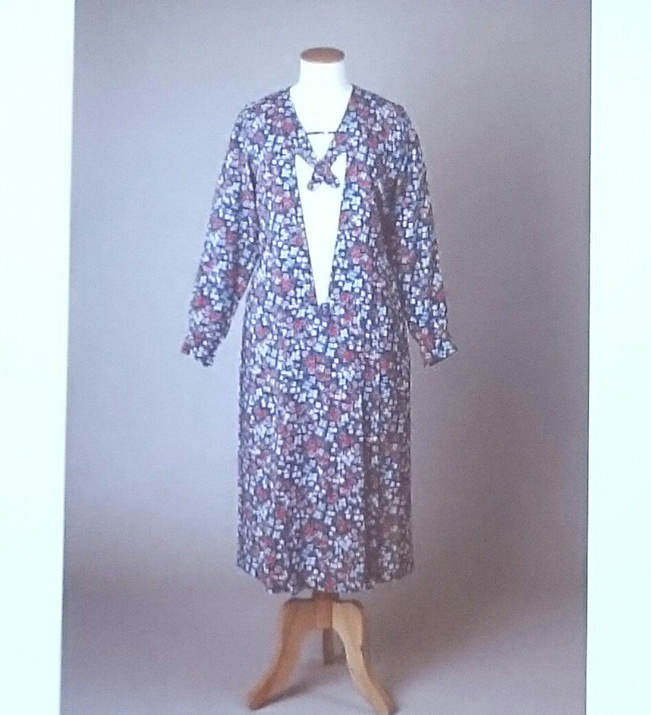 Moodyarchive's tweet photo. The every day dress which you don't often find in museum collections. Surviving examples of items mote commonly seem in adverts #ccd2017 https://t.co/I77ubc0ZcV