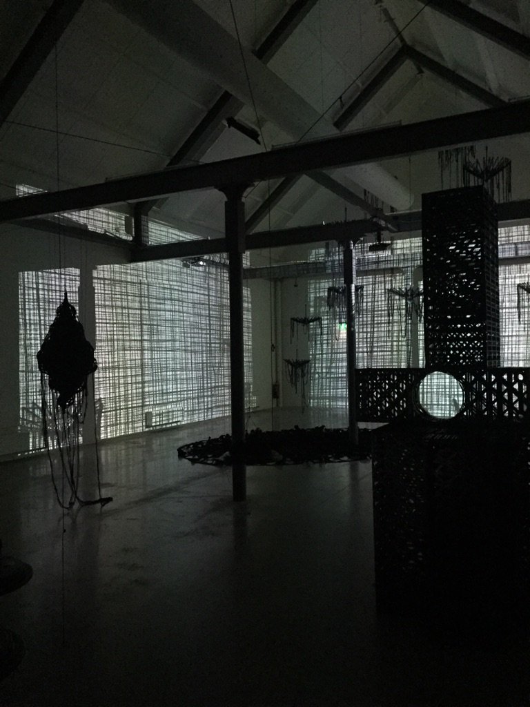 sjakoo's tweet photo. Treinen door Brabant om kunst te ervaren waarin je jezelf kunt onderdompelen: Fiona Banner (Museum de Pont) en Robbie Cornelissen (Helmond) https://t.co/AbyVbw3Unj