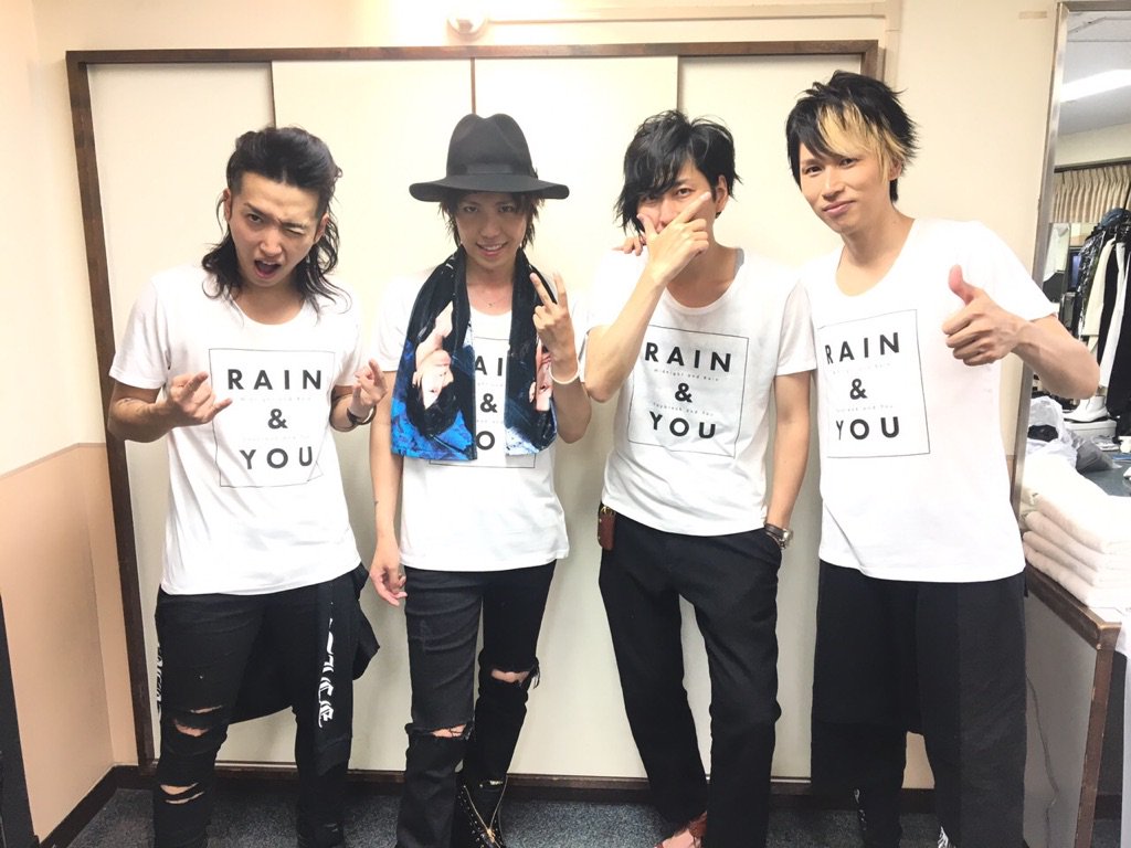 mao_sid's tweet photo. 武道館、初日最高！
明日も超えていこう。 https://t.co/sXUVYKCrdV