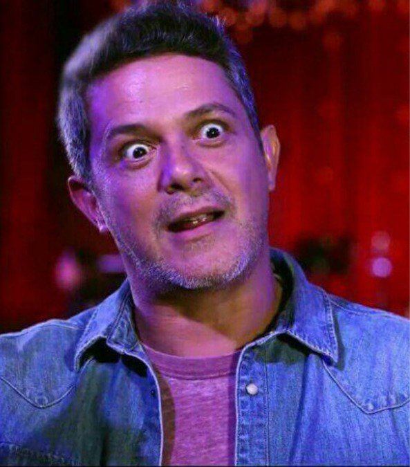 RominaBouhi's tweet photo. Es viernes de 🍺🍻 y tu cara...😂😅😂😅 @AlejandroSanz  @SilencioCuervos https://t.co/HlovH5gmKV
