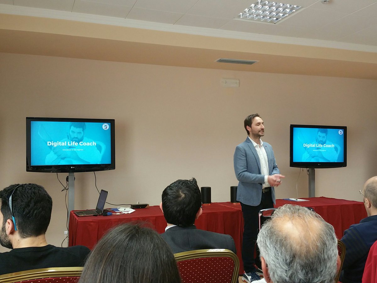Barbarossa78's tweet photo. @clickeweb racconta la sua esperienza di #digitallifecoach https://t.co/bVPXyYIyoB