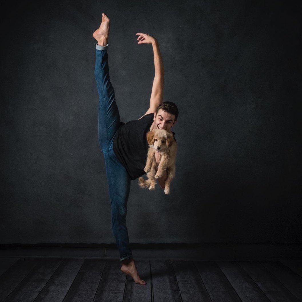 Dance_SpiritMag's tweet photo. We can't get enough of these dancers and their adorable dogs: https://t.co/v8dvODVwnB (PC: Susan Stripling) https://t.co/kTodlwftja