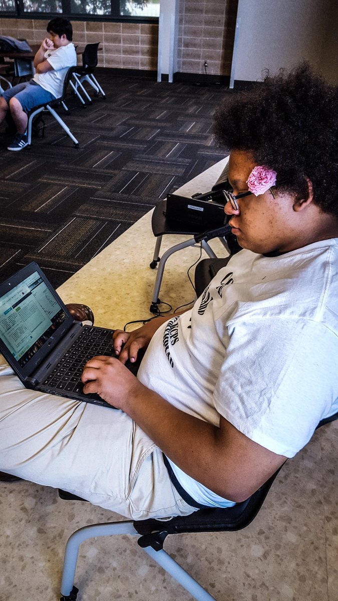 RayWeikal_KSD's tweet image. The @kcpublicschools #CodingOlympiad has started @KCPSManual! Our scholars are showing their high-tech skills using @CodeHS software.