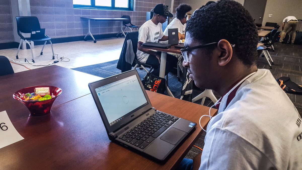 RayWeikal_KSD's tweet image. The @kcpublicschools #CodingOlympiad has started @KCPSManual! Our scholars are showing their high-tech skills using @CodeHS software.