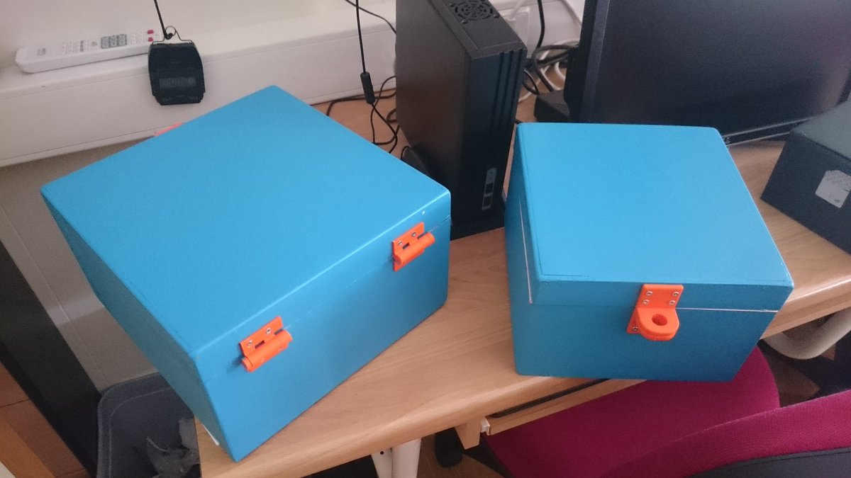 HRarson's tweet image. Nemendur smíðuðu breakoutedu kassa og prentuðu lamir og hespur