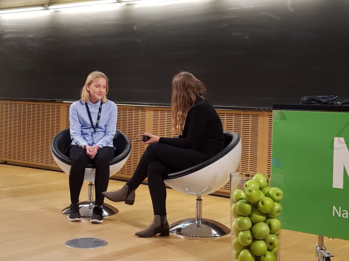 AnnBKB's tweet photo. @utdanningsf med avslutningplenum på @NKUL17 ! Silje @Pedagogstud_ og Emma  14 år sto for innholdet. Trampeklapp! https://t.co/8ZJsPDI5H3