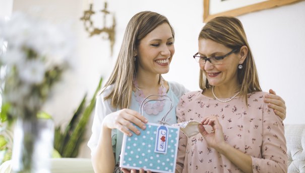 SelahFinancial's tweet image. What about doing something different this year? 6 Financial Gifts Mom Will Love for Mother's Day! bit.ly/2q6MSxn