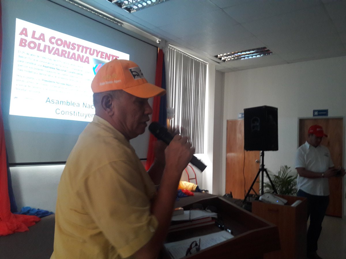 eusebioAGUERO's tweet photo. Inicia el Foro-Conversatorio "Rumbo a La Constituyente" junto al Sector Educación de Aragua #EscuelaHugoChavez @CarylBertho @mayorgamiriam https://t.co/rjblUO0Xnt