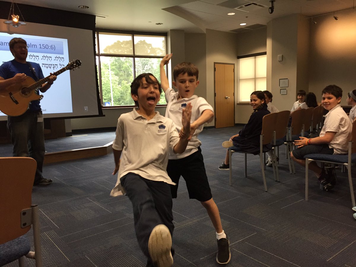 Lots of ruach in Jewish music! #davis4 <a href="/artzi_lea/">Lea Artzi</a>