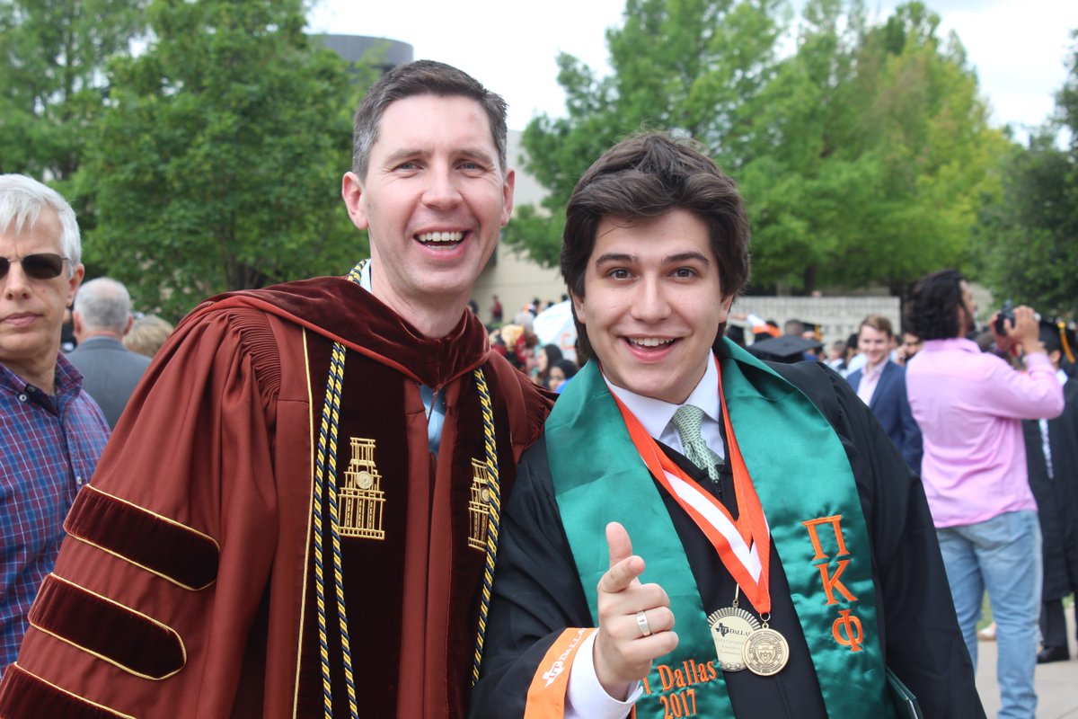 jindal_utdallas's tweet photo. Sending off our #JSOMgrad 🎓 🎉 Stay tuned for more photos! #utdgrad https://t.co/LWB8LWHEsK