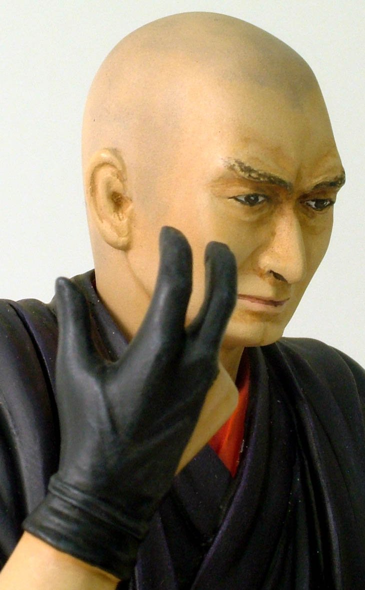 作家まめちしき）京極夏彦が妙な手袋をしているのは闇の仕置人だから