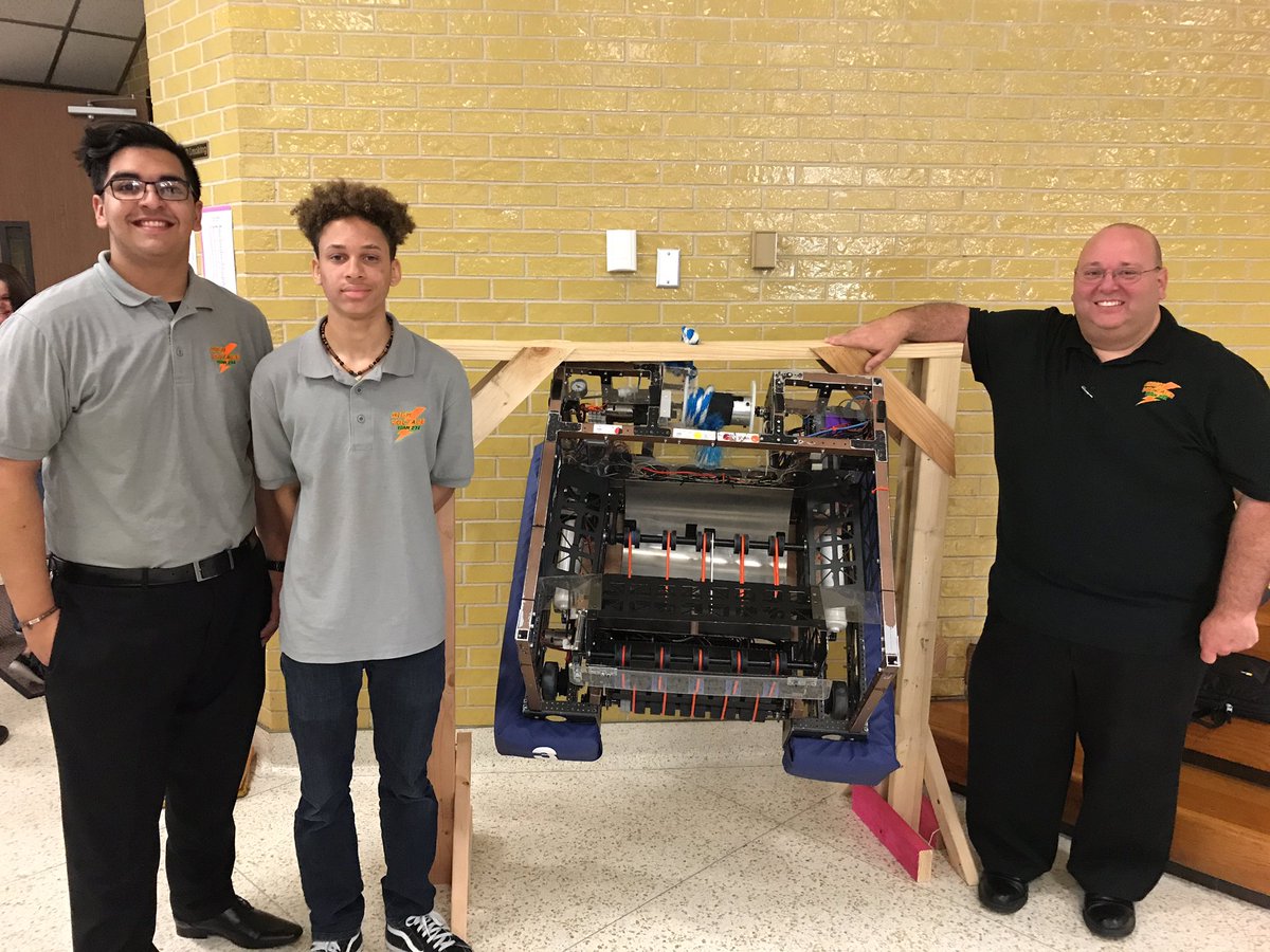 MooreElementary's tweet photo. @CTHSweb Thanks to the Robotics team for speaking at our career day! @MooreElementary https://t.co/8FhWAL3Z9g