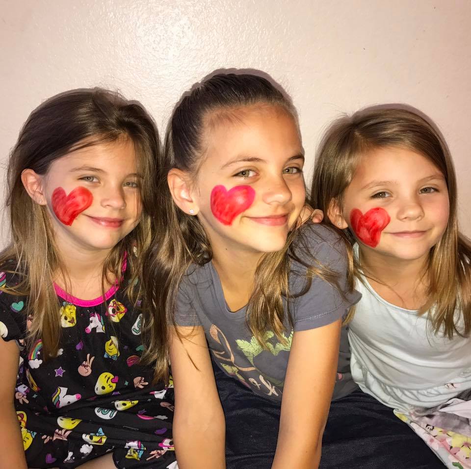 VBirthmarks's tweet photo. 2017 #PutOnYourBirthmark photos are great! Keep them coming all month long, #VBFAwareness MONTH! Show your support for a loved one! https://t.co/IohsnaGRmJ