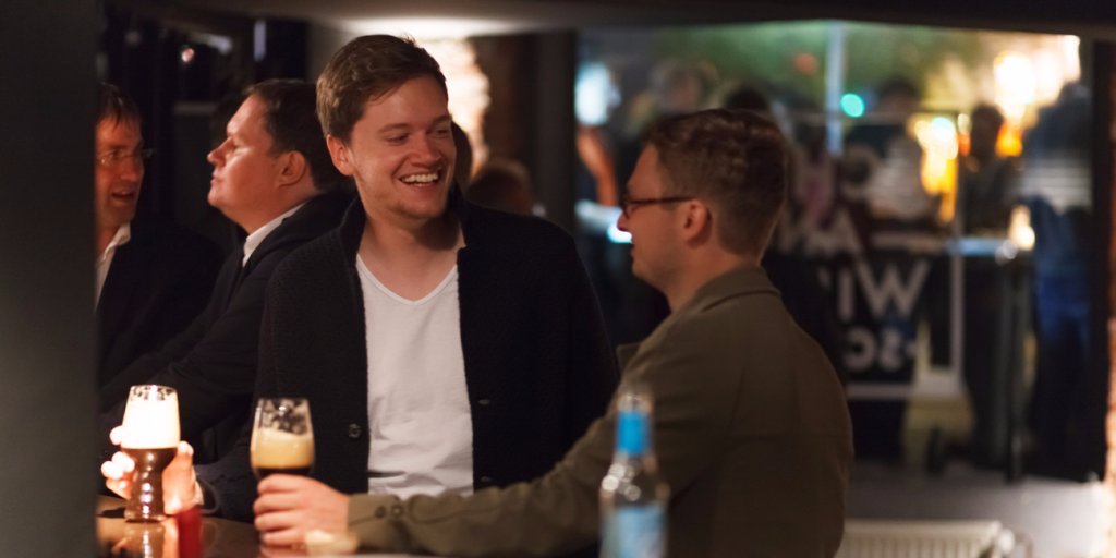BusinessInsider's tweet photo. An entrepreneurship professor explains how to be a better networker  —via @kellogginsight https://t.co/RcG9aEodd9 https://t.co/1gWNRBmywi