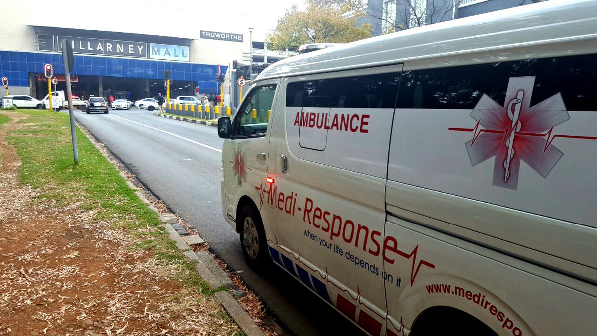 Medi_Response's tweet photo. #MediResponse and @CortacSecurity offered assistance while @SAPoliceService foiled a robbery and arrested 2 suspects at #Killarney Mall. https://t.co/SCoe6S625G