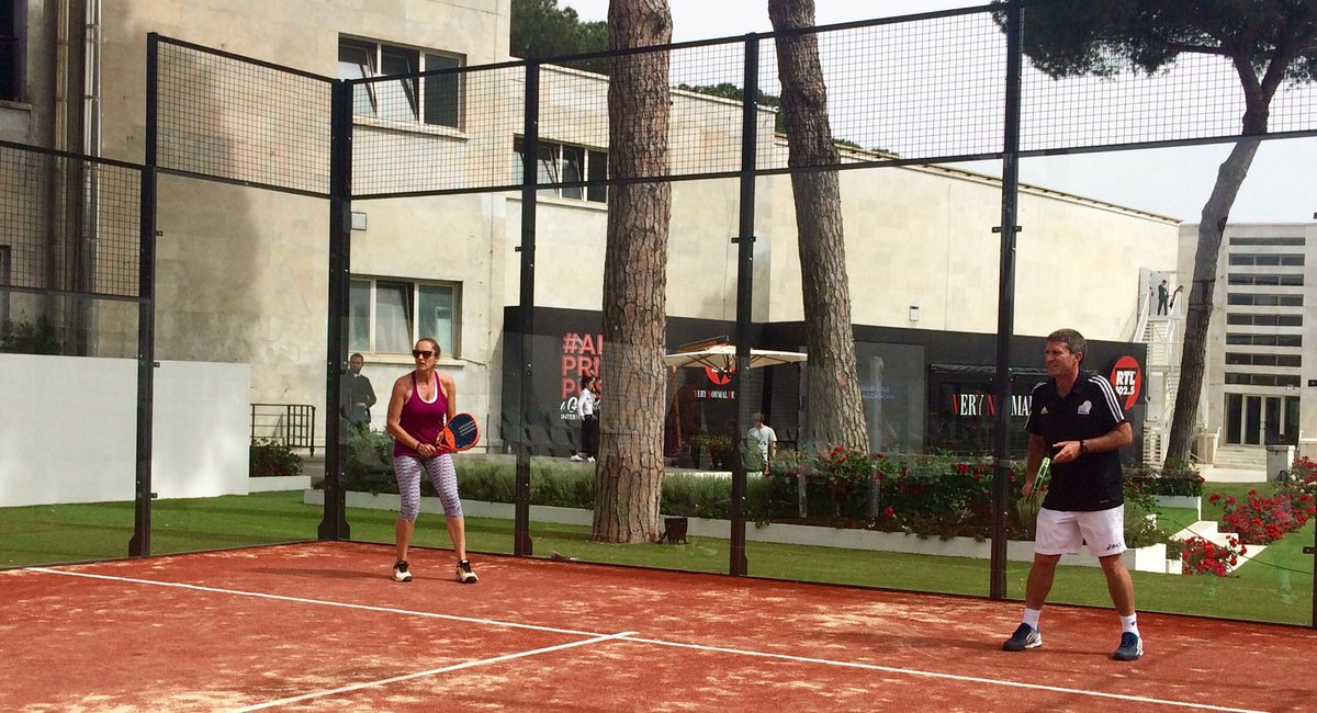 PadelNostro's tweet image. anche Sandrine Testud e Gustavo Spector i CT della Nazionale Italiana di #Padel sul campo al #ForoItalico #ibi17