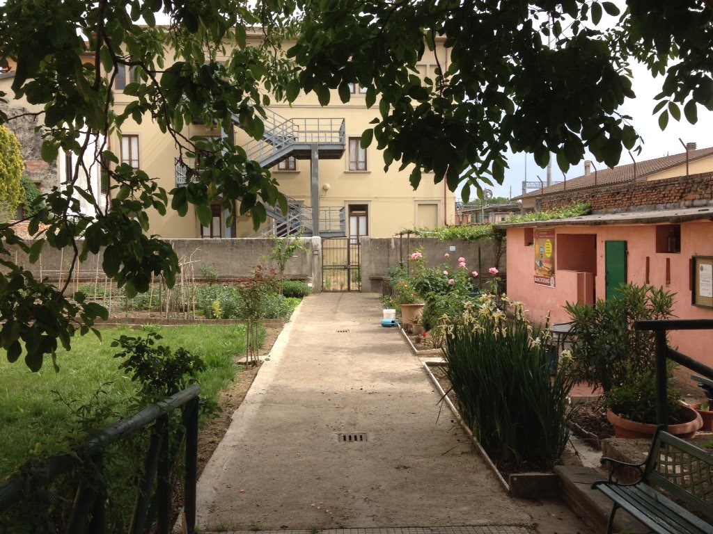 sgv2050's tweet photo. Un'altra location per #sgvcantierecivico: il "Giardino di' noce". A partire dalle 16:00 #bookcrossing e letture con #LorenzoMichelini. https://t.co/59aIV986Kp