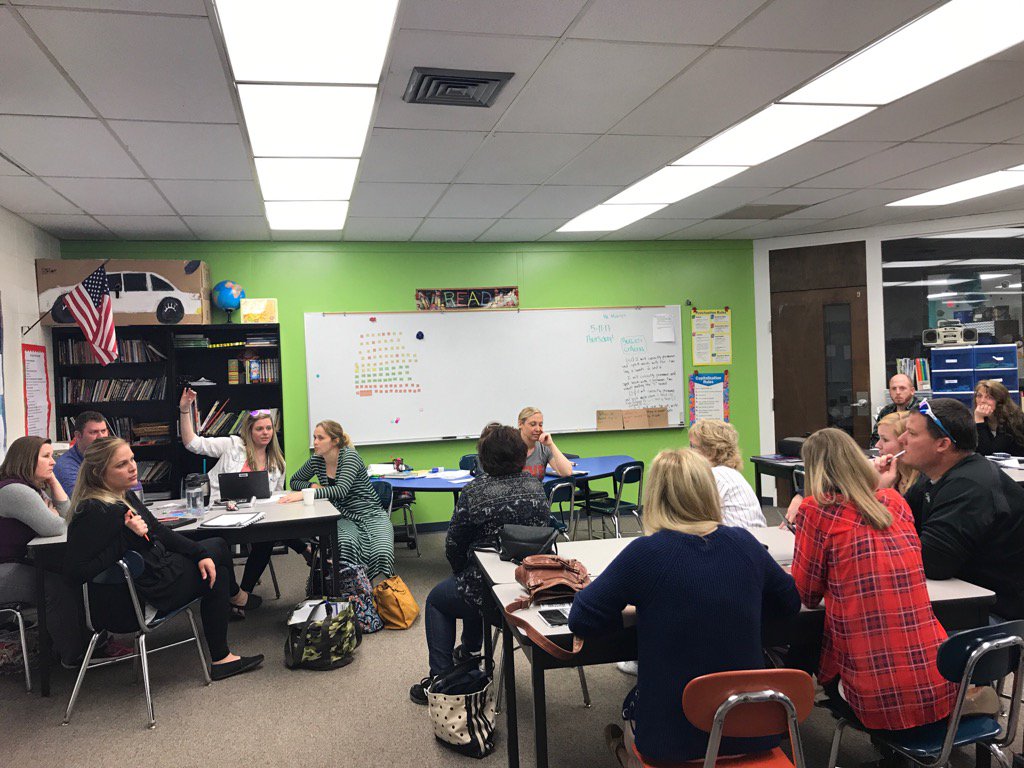 DanaMurphy75's tweet image. D68 Unconference sessions are in full gear! #weared68