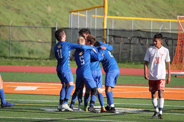tannergill13's tweet photo. IT'S SENIOR NIGHT!! Last home game tonight @ 6 everyone come support your bois💙 https://t.co/Skg0NrdEOv