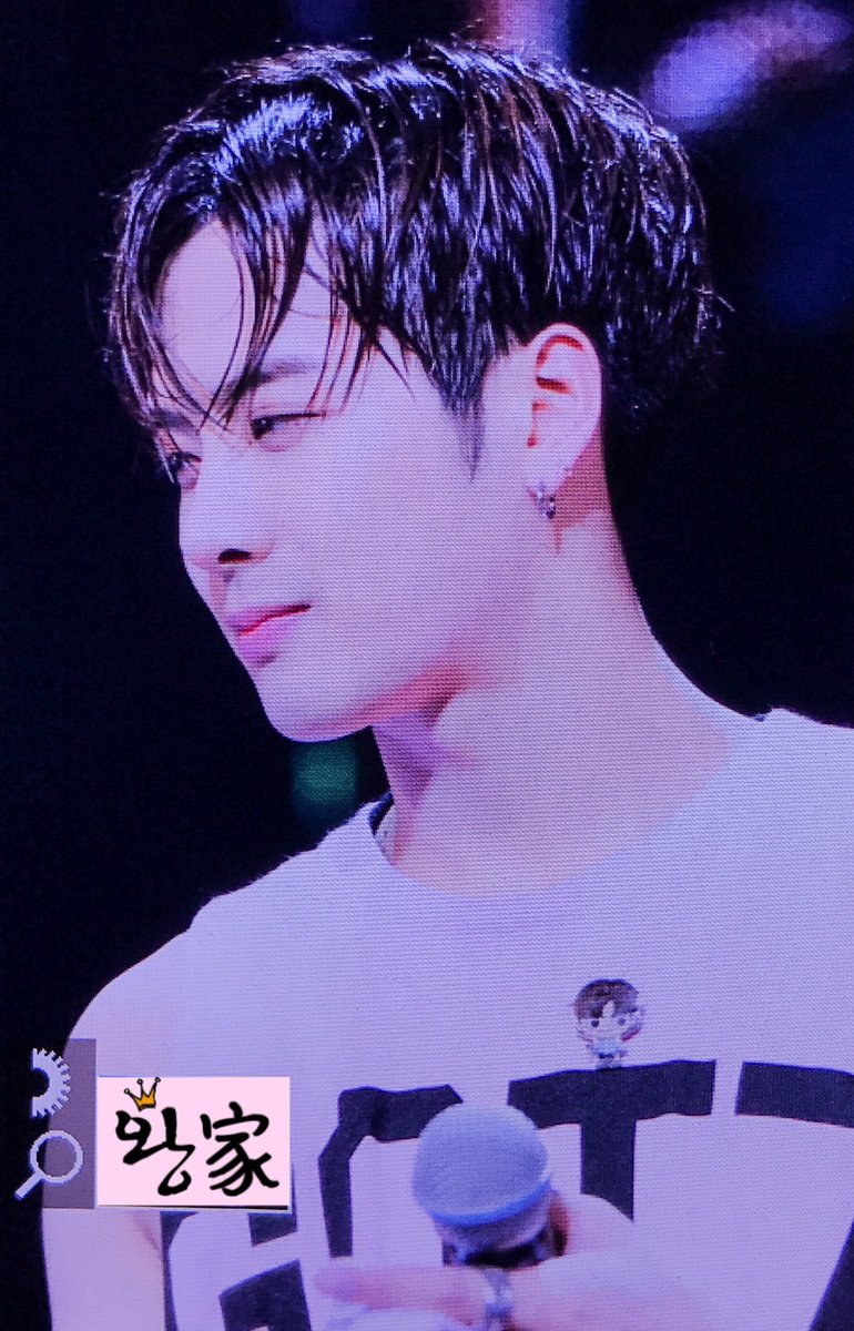 Wangga0328's tweet photo. 170512 #잭슨 #JacksonWang https://t.co/LuAIMnYt6H