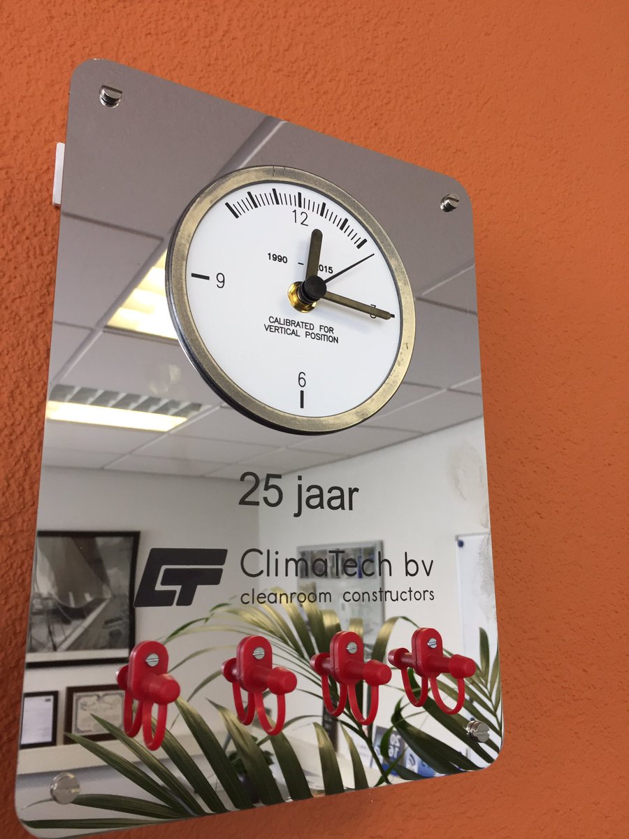TeunMulder's tweet photo. @DwyerInstrument #applicationfriday with this special made #Climatech #Magnehelic clock. Love it, want to have one aswell. https://t.co/ctTixDyUzD