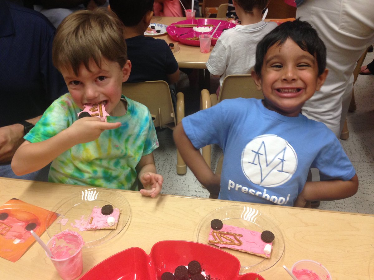SacevedoMVPS's tweet photo. Fire truck snack #firestationproject #mvlittles https://t.co/fFj6zoqTcL