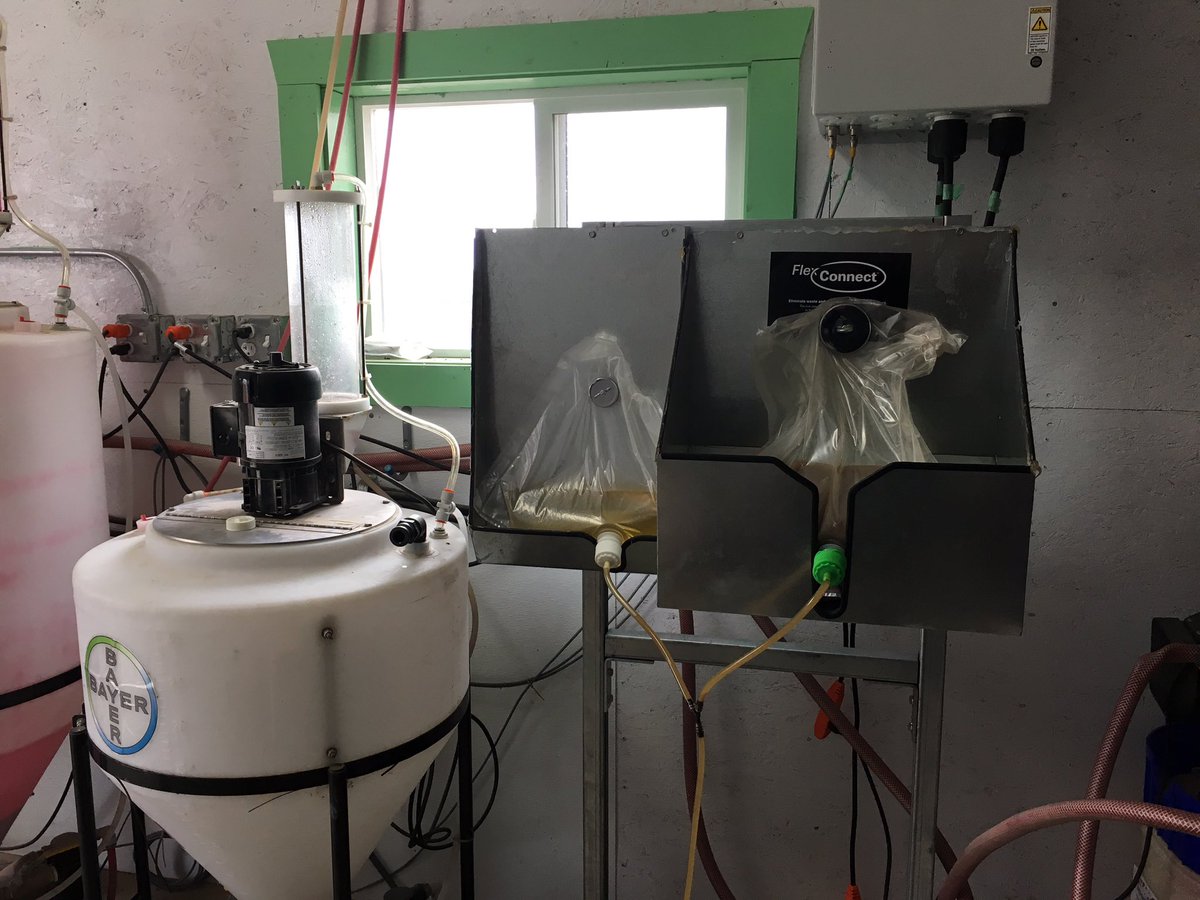 Seed_Guy's tweet photo. Treating #ND soybeans with #PresideCL using @verdesian #FlexConnect = @4Rnutrients standards. Right: Source, Rate, Time, &amp; Place. https://t.co/wTWCQaHbJo