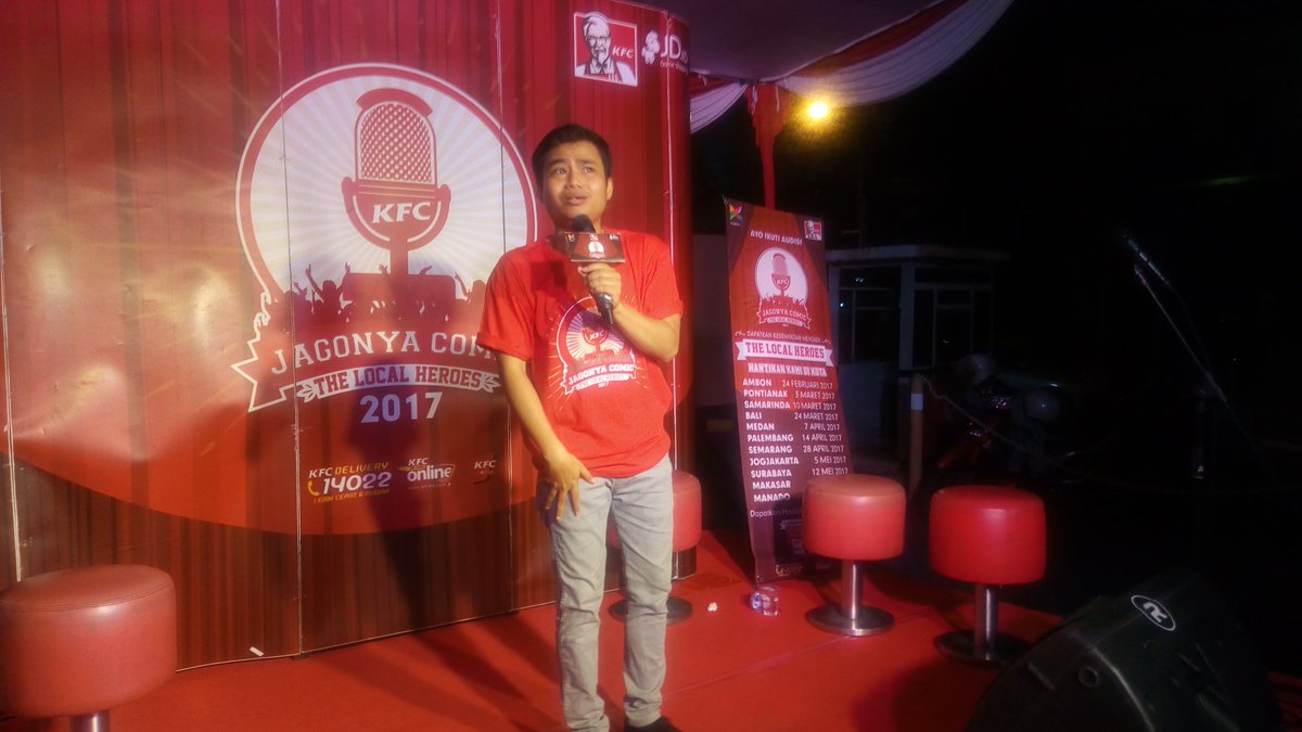 Nah penentuan juara #KFCJagonyaComic Surabaya malam ini ditentukan oleh kedua juri kita ini, yg juga udah tampil menghibur arek2 Suroboyo.