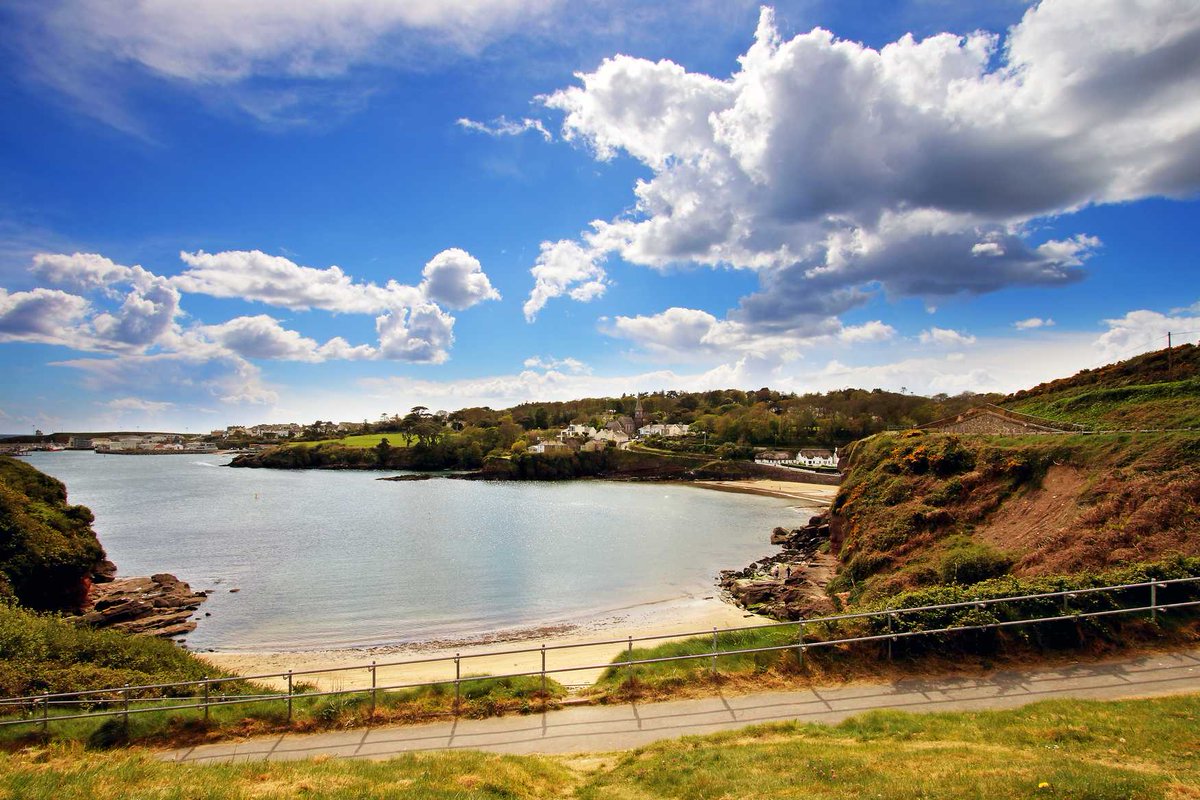 <a href="/ireland/">Ireland / Christina</a> <a href="/amcclure147/">Annie 🇮🇪 🏴󠁧󠁢󠁳󠁣󠁴󠁿 💚 💙 🇺🇦</a> @MJCoughlan1 <a href="/HangBlaa/">John Collins</a> Well in that case you will have to #VisitRedwater in person! Here are pics of locations used in filming of <a href="/bbcredwater/">Redwater</a> in Dunmore East