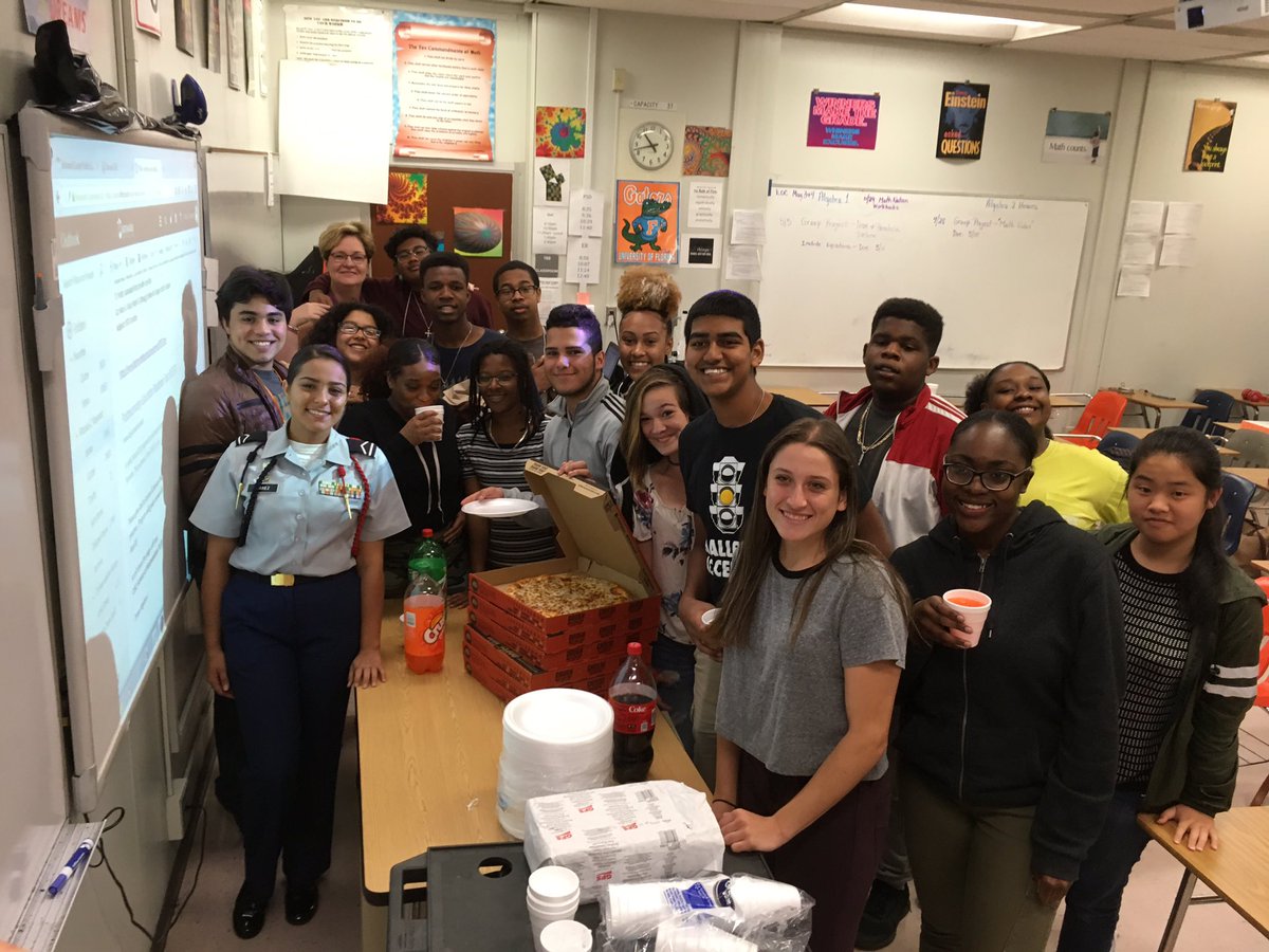 Mr_Ophaug's tweet image. @piperprincipal @MsGeus @MathNationFL @browardschools @BrowardMath Mrs. Maynard&apos;s Alg2 H students #winners of our #MathNation Challenge!