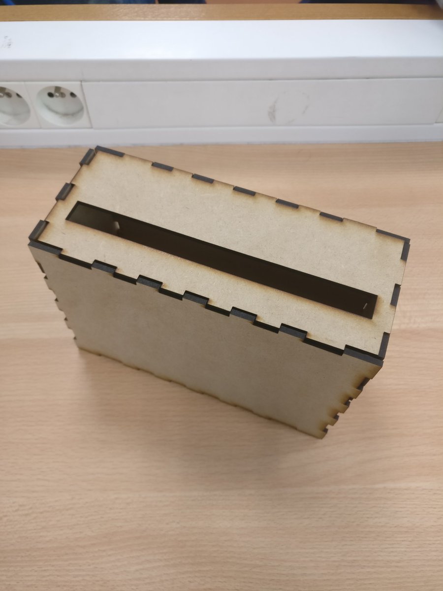 BrailleClock's tweet photo. Using the laser cutter for the 1st time ever! Look how awesome that is! 😎 #ESME #InternationalTrack https://t.co/JvBZ6ISqDY