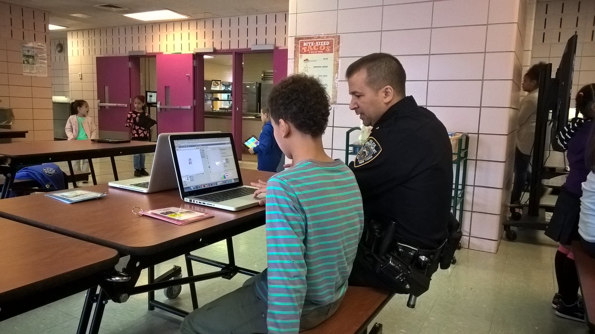 NYPD34Pct's tweet image. 34Pct❤PS48 too!  #CopsWhoCode with #PS48Codesters ​on #ScratchDay2017 #34Youth Officers Garcia and Jimenez #NYPDConnecting