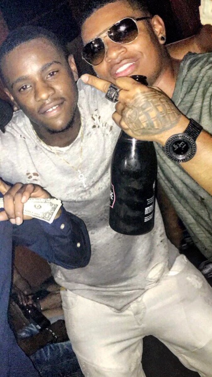 roadrunninbenny's tweet photo. In the club passin bitches out bottles of Moët #FreeSka https://t.co/4GIj2gM7m6