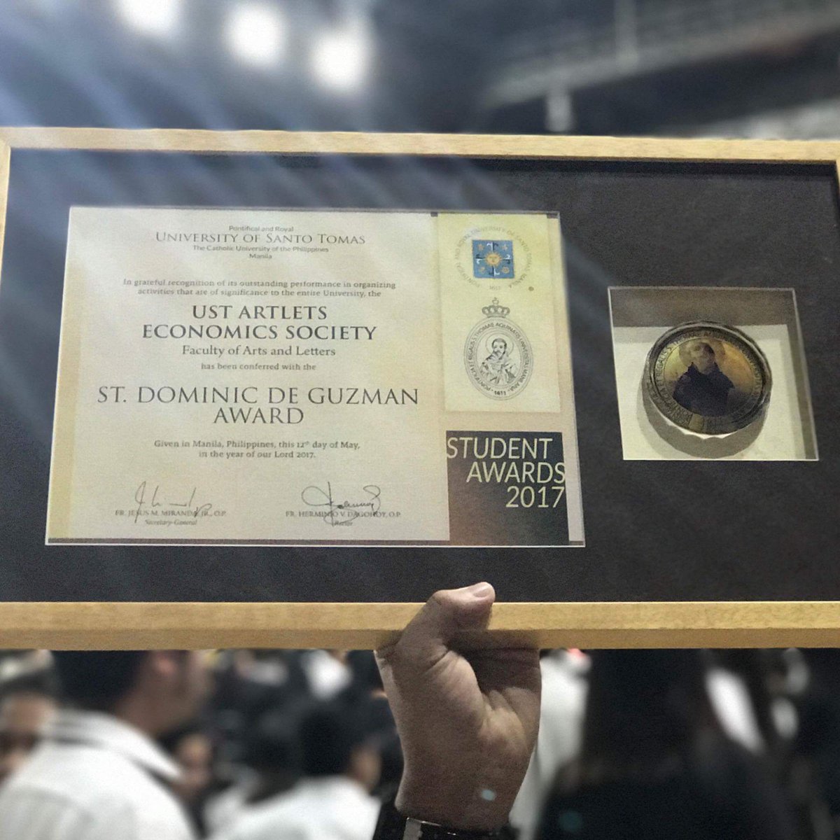UST_AES's tweet photo. UST Artlets Economics Society- St. Dominic De Guzman Awardee. #BoundlessAES https://t.co/NB0RGLn8wa