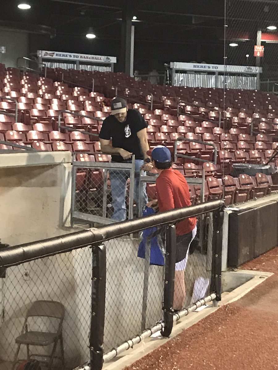 tntdad009's tweet photo. So many emotions last night with the @lccseagles baseball family - but this moment after the game took our breath away. #brotherswin https://t.co/zWVZMUhkRt