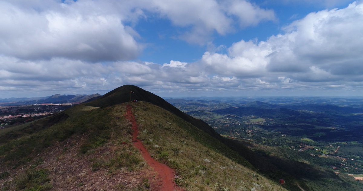 LoopDrones's tweet photo. Serra da Moeda - MG. #mg #minasgerais #serradamoeda #drone #loop #montanha #fbt #doalto #betim #bh #brumadinho #contagem #segue #phantom4 https://t.co/oTWXpnCpje