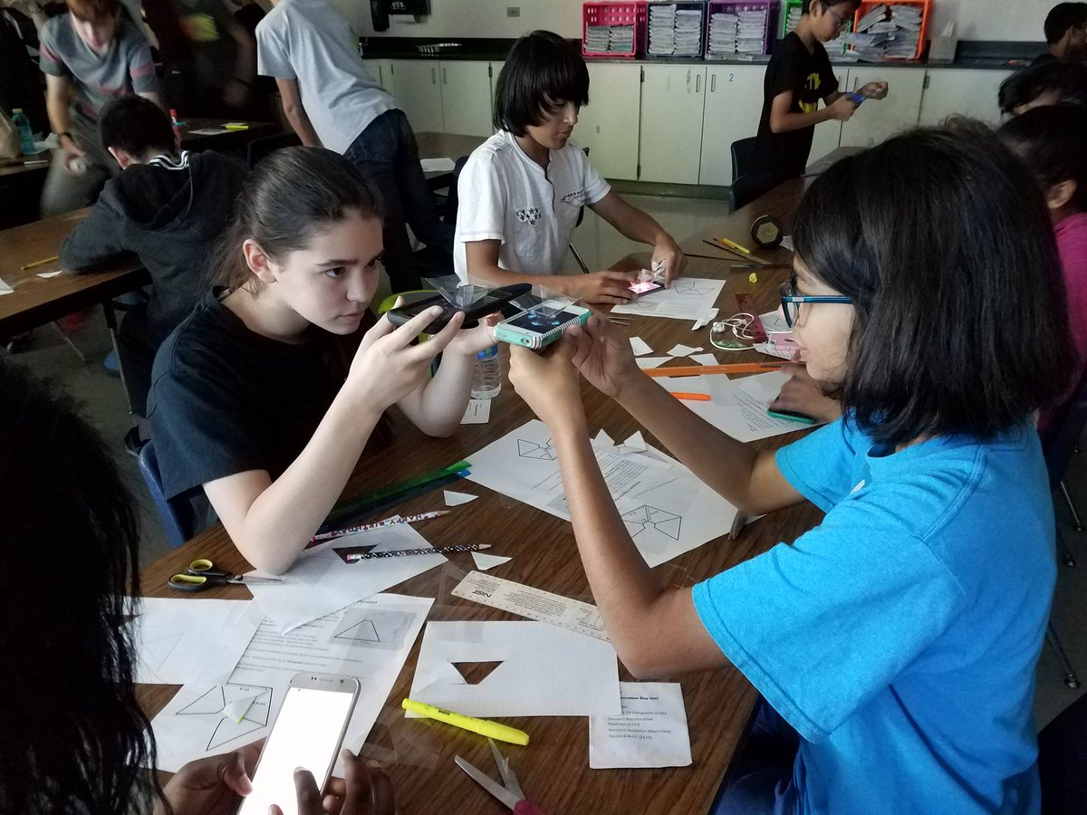 scimenchaca's tweet photo. Hologram success #CEVMS #innovationday @CeVMS_Tech @cevmsjags https://t.co/5BZ0gqoTaO