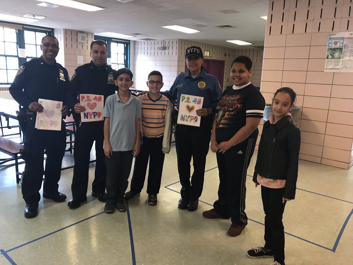 ms_deljuidice's tweet image. Beyond grateful for these wonderful officers @NYPD34Pct #CopsWhoCode #PS48Pride #PS48Codesters @NYCSchools @alanamaaron @KMccormacknyc