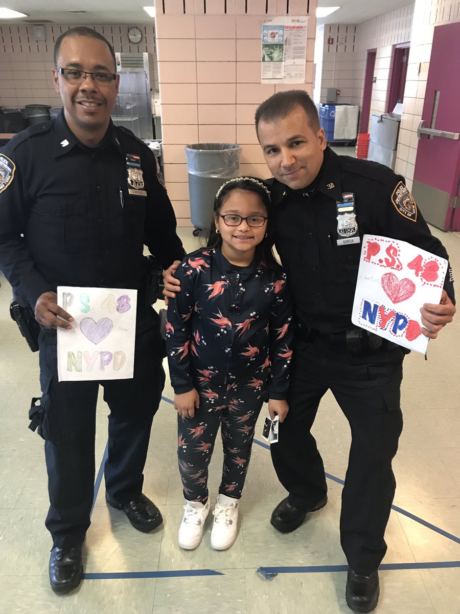 ms_deljuidice's tweet image. Beyond grateful for these wonderful officers @NYPD34Pct #CopsWhoCode #PS48Pride #PS48Codesters @NYCSchools @alanamaaron @KMccormacknyc