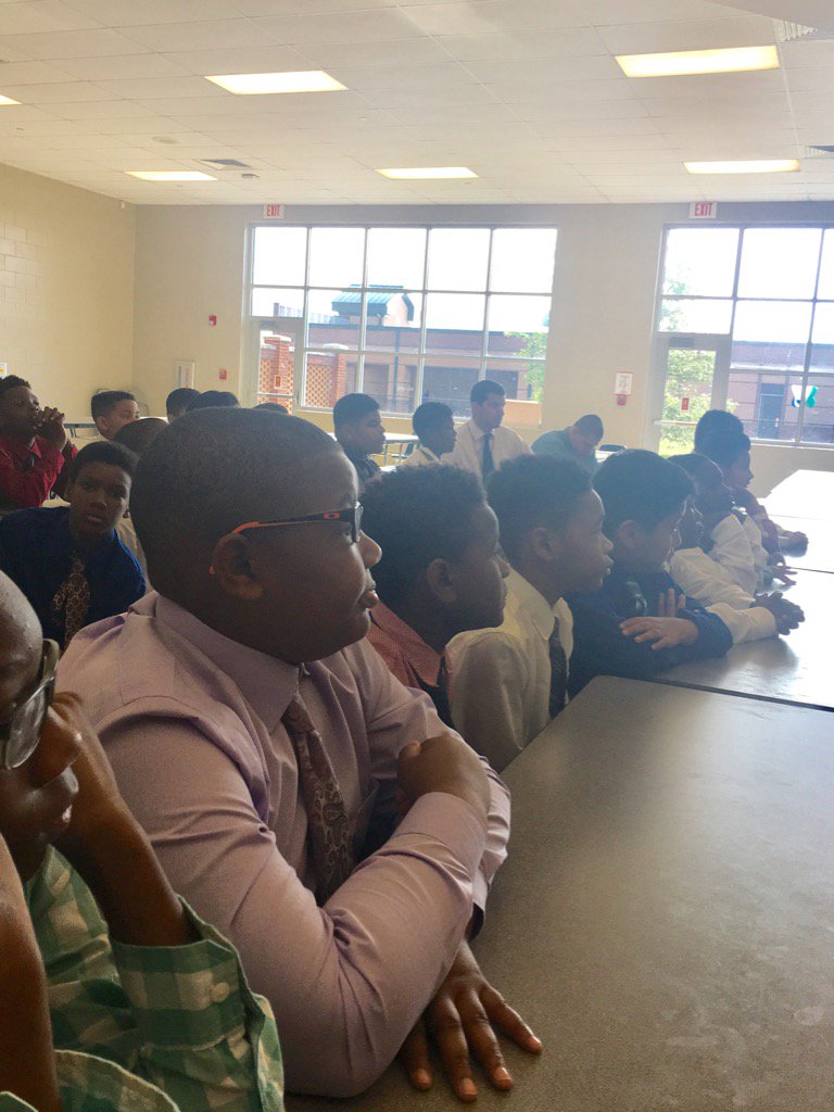 stephengpeters's tweet photo. The focus of gentlemen!🎓 https://t.co/WvzIRRSOeB