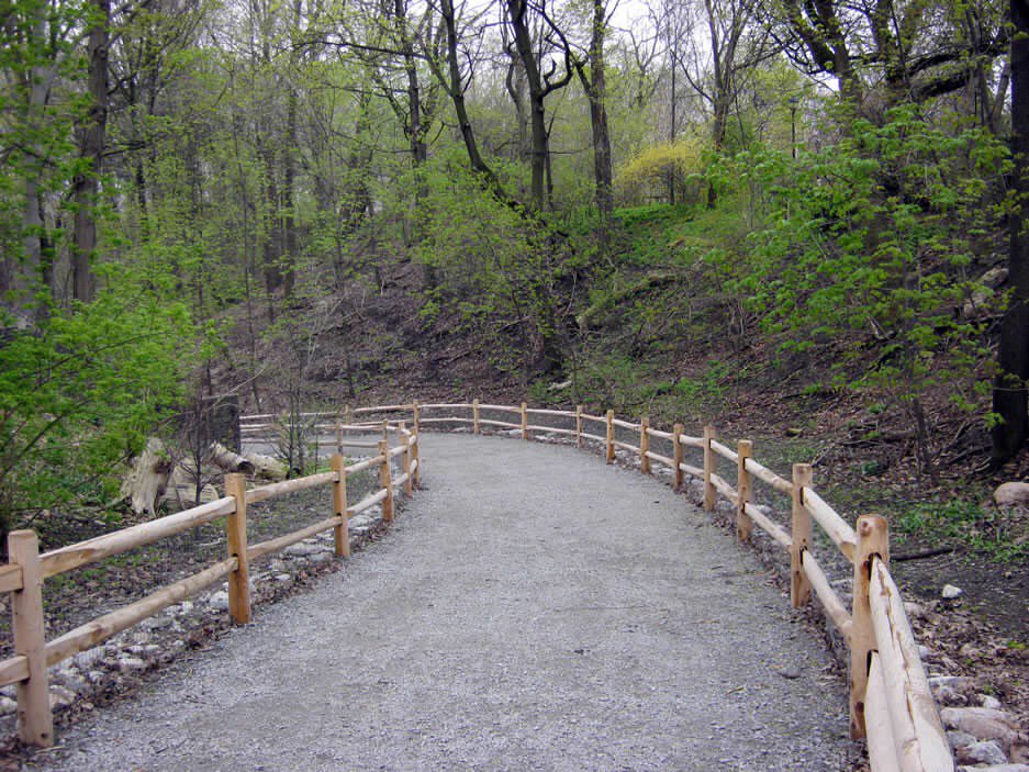 jen_keesmaat's tweet image. What investment in our #ravines looks like - places for people, while protecting sensitive slopes. #CProundtable