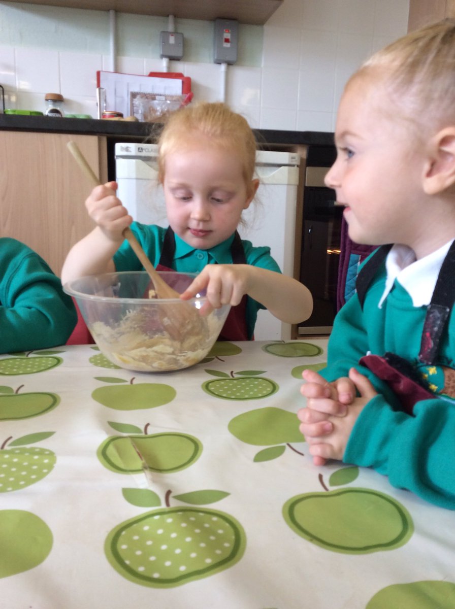 Springwood_Prm's tweet photo. Nursery PM showed great cooperative skills whilst making their biscuits today! #springcardiff #springpse https://t.co/JkZp0Aqe74