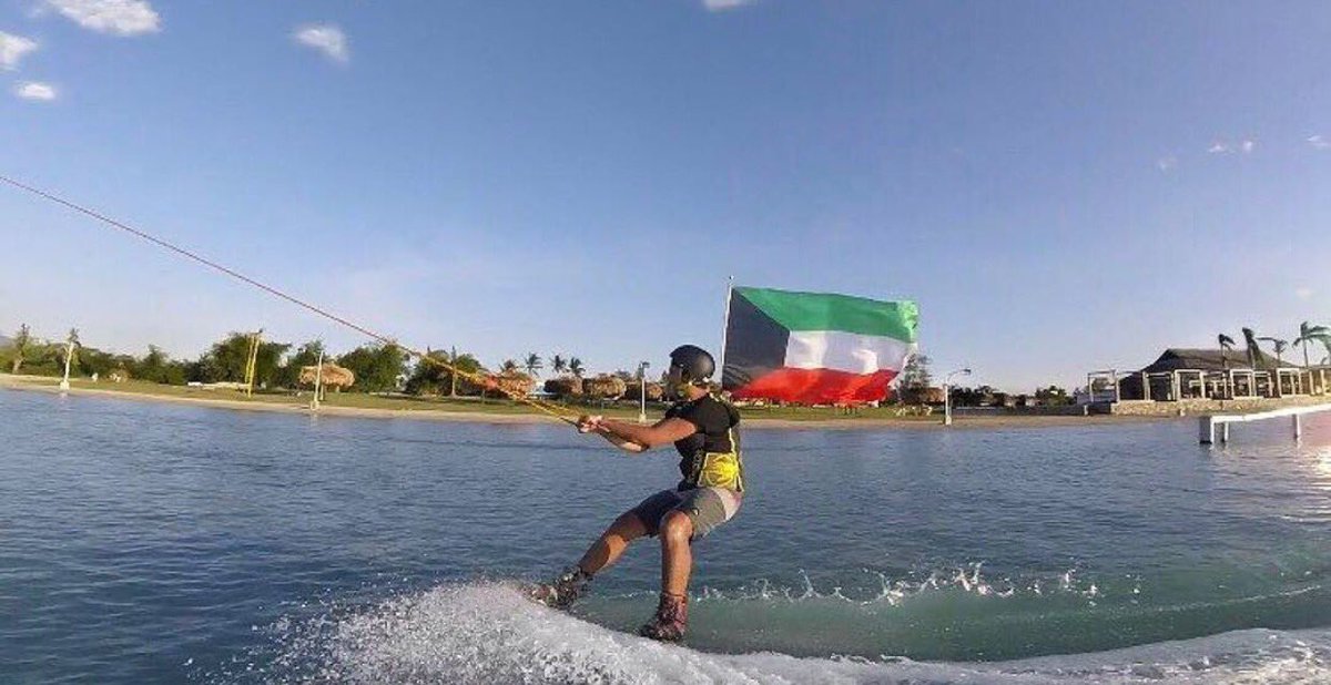 بخُطى ثابتة؛ نسير نحو الغد الأجمل
نحن الشباب.. بأعيننا وطننا وإلى السماء تتجلى طموحاتنا، ولا سقف لعزيمتنا 
وأحلامنا.. @abdullahalameeri