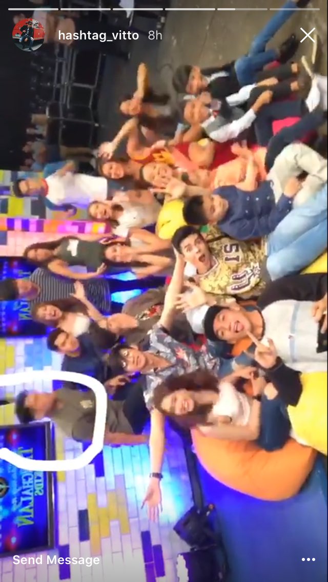 CkIennaNatics's tweet photo. SPOT KUNG SINO ANG MAGKATABI KANINA 😍❤️ @ChieFilomeno @hashtag_ckieron kilig kilig!!! https://t.co/LweKqXhMXJ