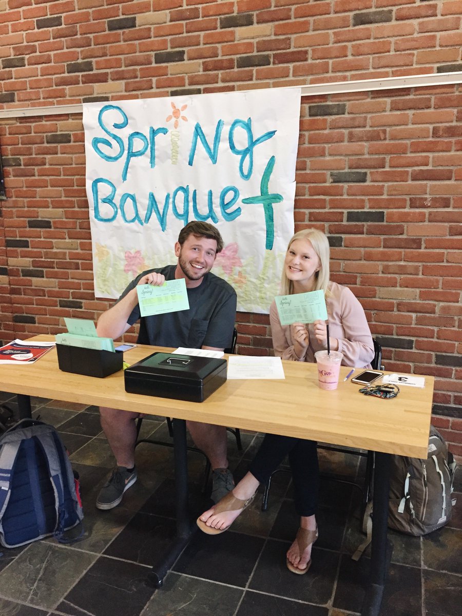 BSG3900's tweet photo. LAST DAY to turn in banquet cards. Get snazzy and end the school year right 💃🏼🕺🏿 Find us in the BC! #RoyalNation https://t.co/8F8j3FhVff