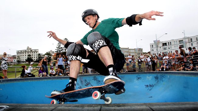 Happy Birthday Tony Hawk, he turn 49 today! We can\t believe it ! 