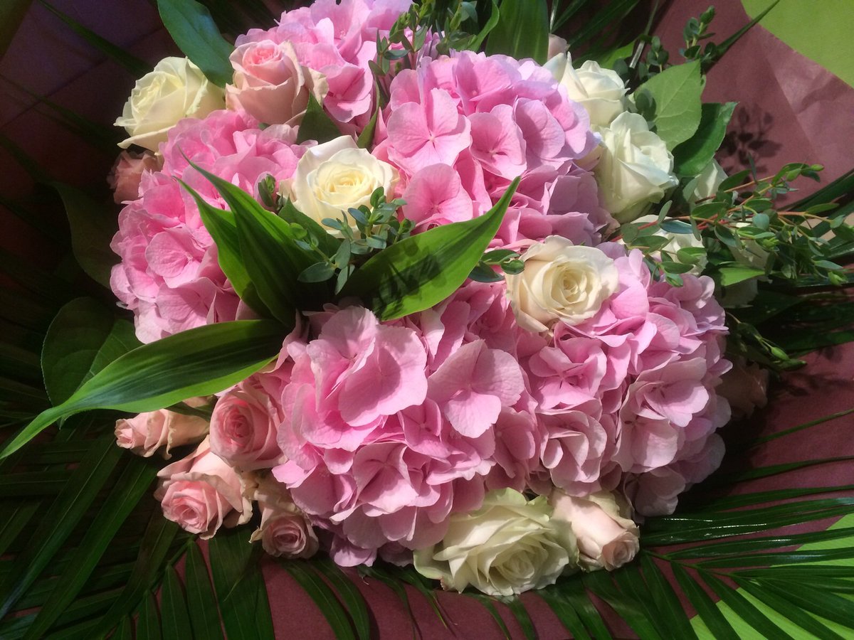 Quite simply, Sunshine in a bouquet, hand arranged to take home today #Alderleyedge #Wilmslow