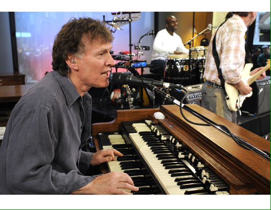 Hoy cumple 69 años el inimitable Steve Winwood. 
Happy Birthday! 